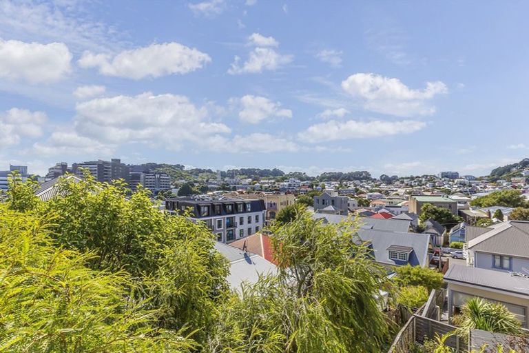 Photo of property in 27f2 Kenwyn Terrace, Newtown, Wellington, 6021