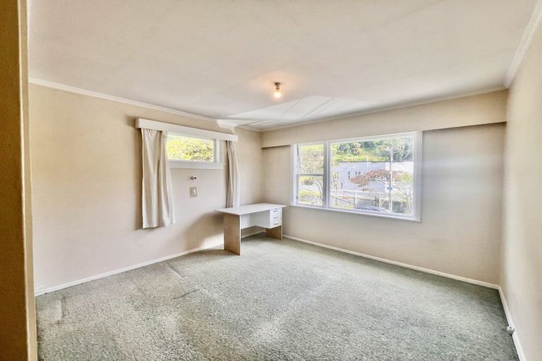 Photo of property in 50 Randwick Road, Northland, Wellington, 6012