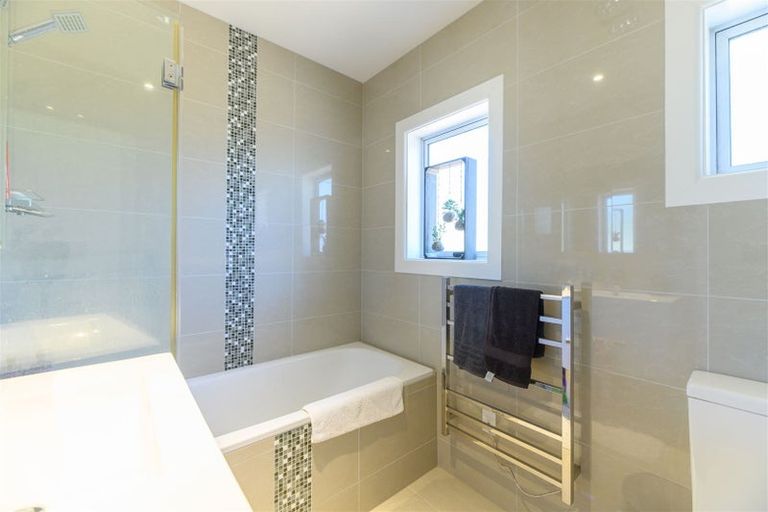 Photo of property in 486 Te Atatu Road, Te Atatu Peninsula, Auckland, 0610