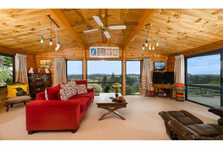 Photo of property in 535 Peak Road, Helensville, 0875