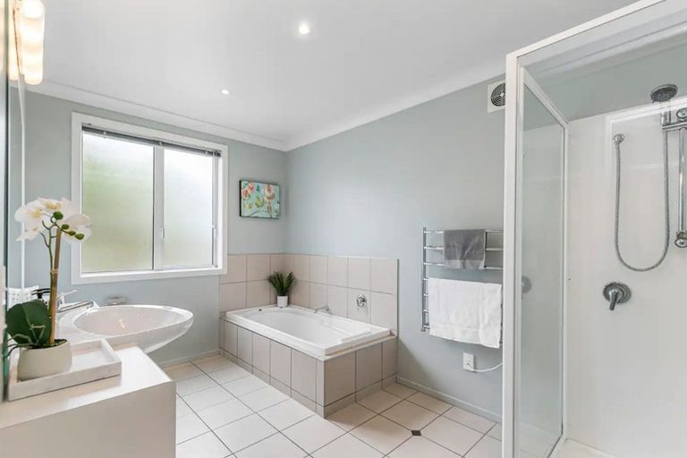 Photo of property in 5 Winsley Terrace, Churton Park, Wellington, 6037