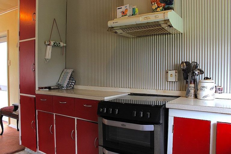 Photo of property in 3 Olivia Street, Stratford, 4332