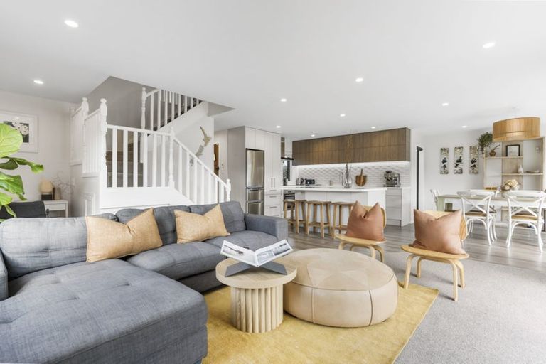 Photo of property in 22 Church Street, Northcote Point, Auckland, 0627