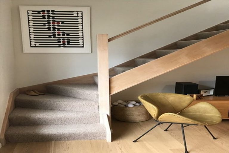 Photo of property in 44s Roxburgh Street, Mount Victoria, Wellington, 6011