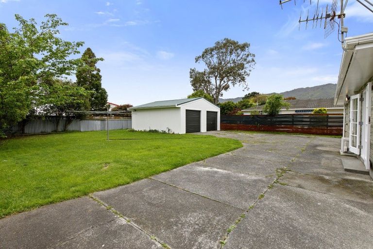 Photo of property in 25 Rimu Street, Waikanae, 5036