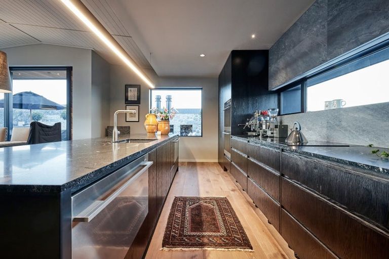 Photo of property in 12 Minaret Ridge, Wanaka, 9305