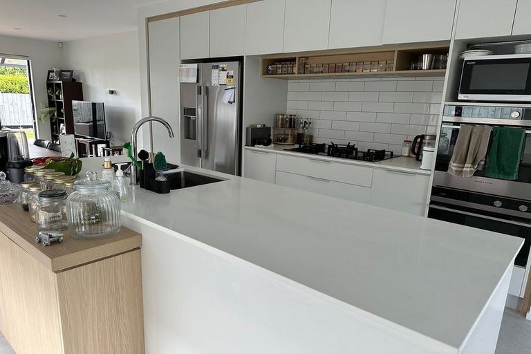 Photo of property in 54 Waituarua Drive, Takanini, 2112