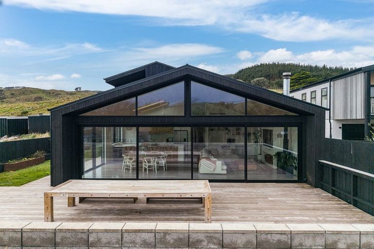 Photo of property in 58 Muri Road, Pukerua Bay, 5026