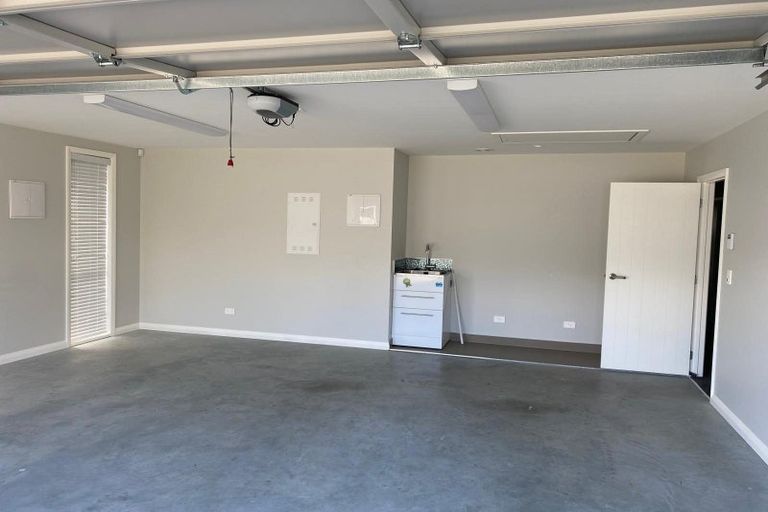 Photo of property in 3 Pae Moana Place, Stanmore Bay, Whangaparaoa, 0932
