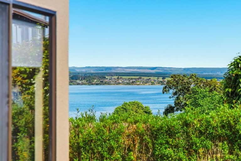 Photo of property in 1/16 Isobel Street, Acacia Bay, Taupo, 3330