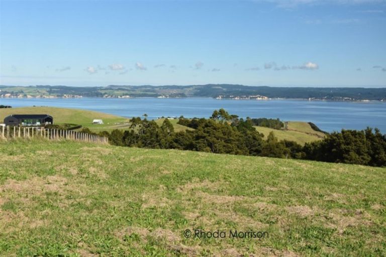 Photo of property in 1 Te Wairoa Lane, Tinopai, Matakohe, 0593