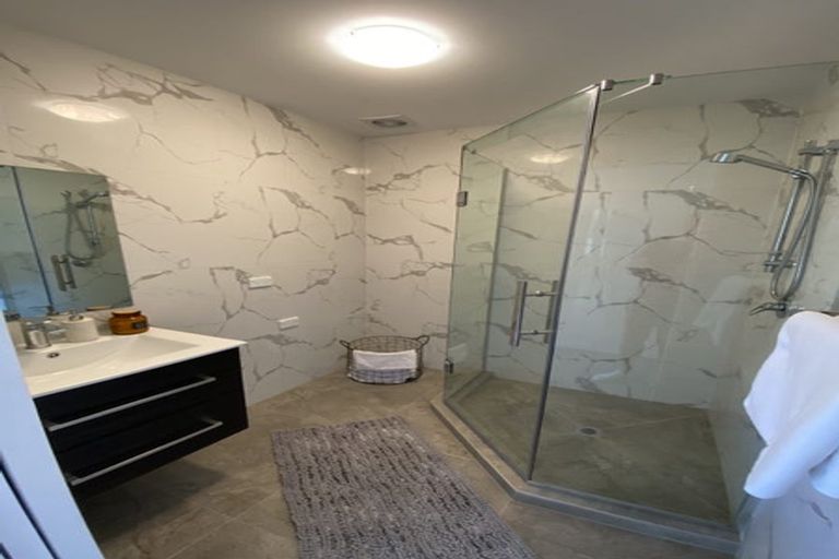 Photo of property in 17 Valhalla Drive, Beach Haven, Auckland, 0626