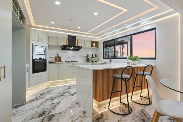 Photo of property in 45 Pohutukawa Avenue, Shelly Park, Auckland, 2014