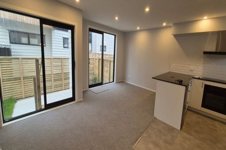 Photo of property in 6 Woodcarver Lane, Titahi Bay, 5022