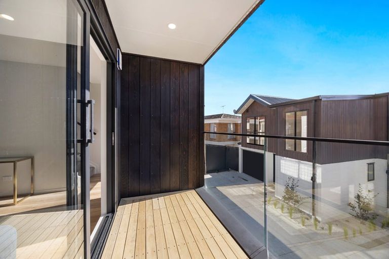 Photo of property in 10b Prince Regent Drive, Half Moon Bay, Auckland, 2012