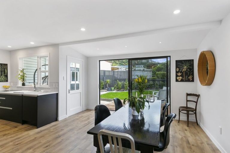 Photo of property in 40 Rua Street, Lyall Bay, Wellington, 6022