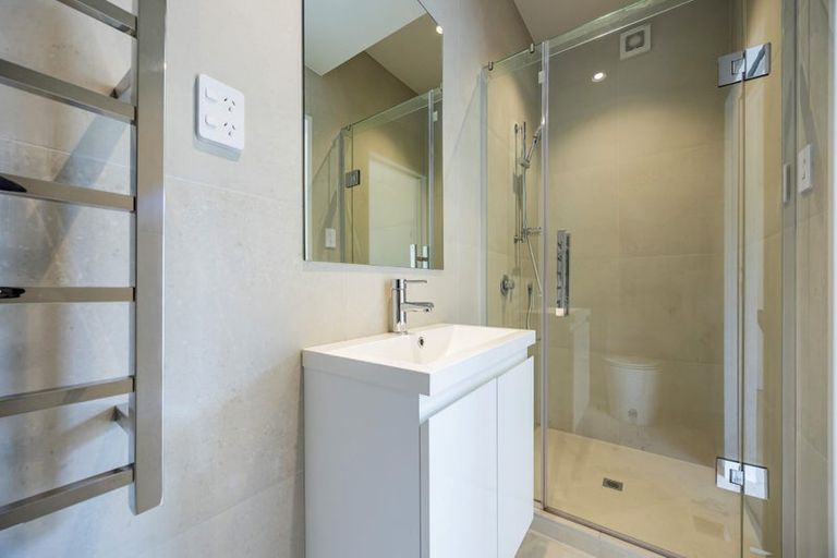 Photo of property in 8 Parenga Lane, Kumeu, 0810