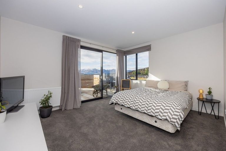 Photo of property in 2 Maryburn Lane, Wanaka, 9305