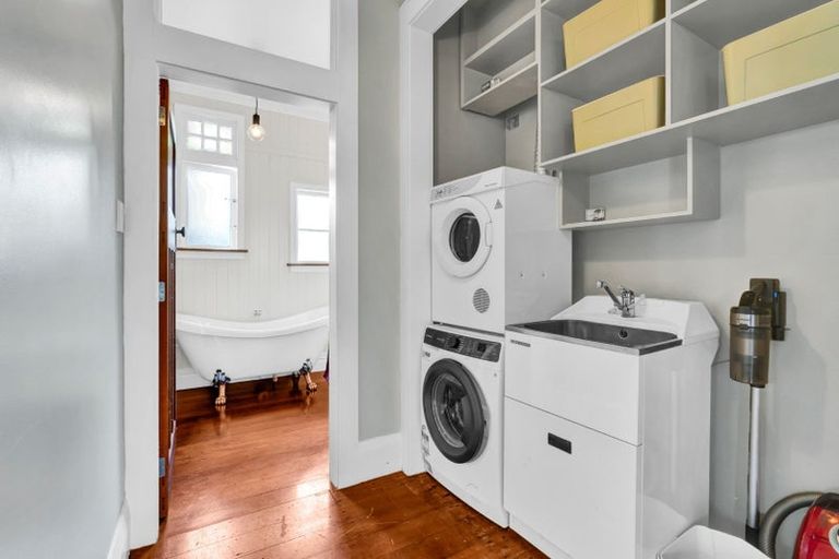 Photo of property in 192 Tukapa Street, Westown, New Plymouth, 4310