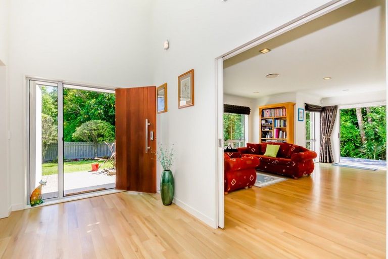 Photo of property in 13 Kakariki Grove, Waikanae, 5036