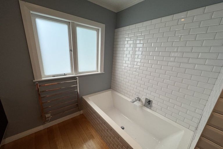 Photo of property in 29 Maida Vale Road, Roseneath, Wellington, 6011