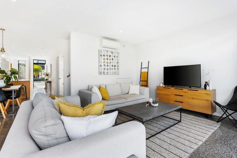 Photo of property in 15 Isitt Road, Hobsonville, Auckland, 0616