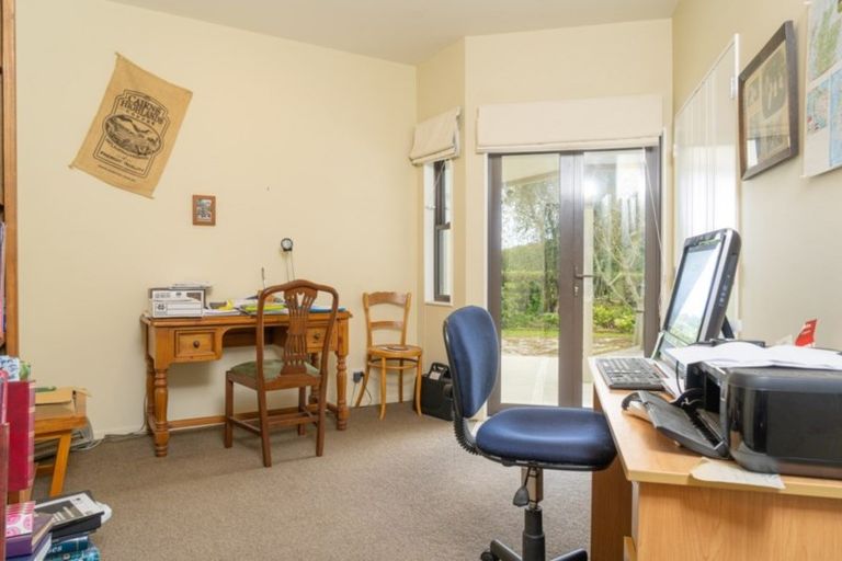 Photo of property in 328 Fabians Road, Morison Bush, Greytown, 5794