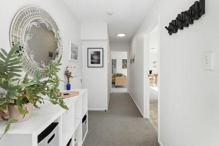 Photo of property in 24a Kellsmere Crescent, Island Bay, Wellington, 6023
