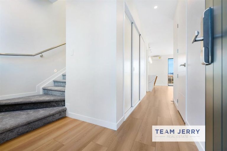 Photo of property in 5 Puihi Crescent, Massey, Auckland, 0614