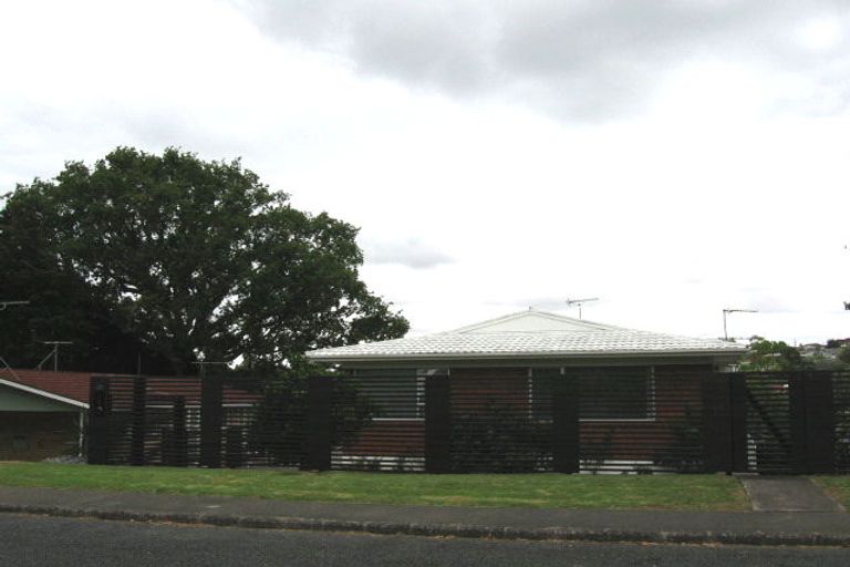 Photo of property in 1/22 Stanaway Street, Hillcrest, Auckland, 0627