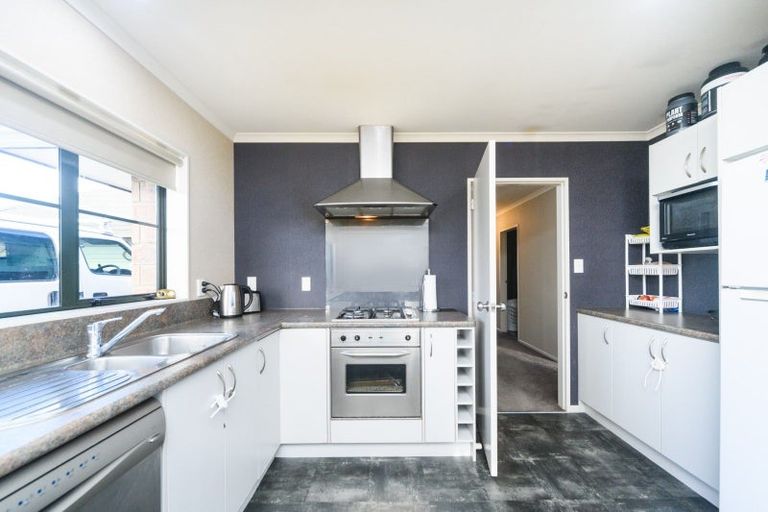 Photo of property in 34 Geneva Terrace, Kelvin Grove, Palmerston North, 4414