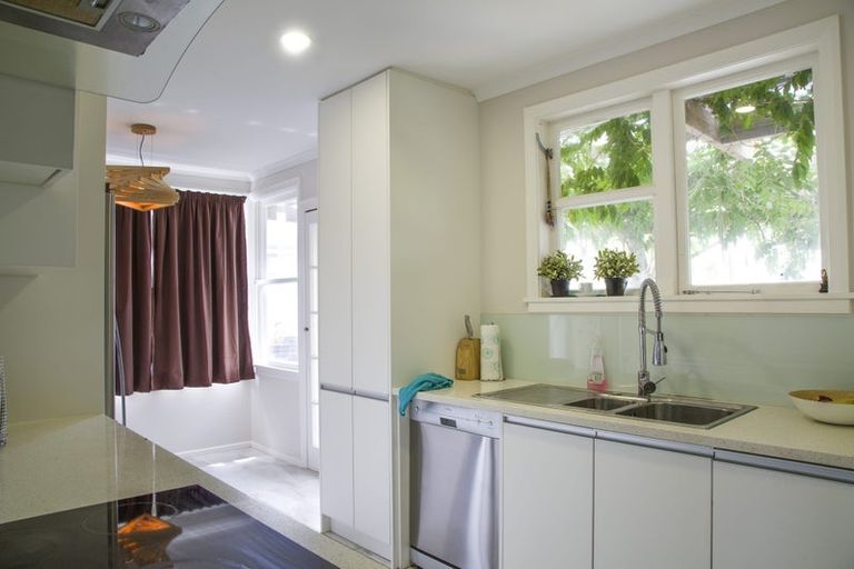 Photo of property in 104a Lake Road, Belmont, Auckland, 0622