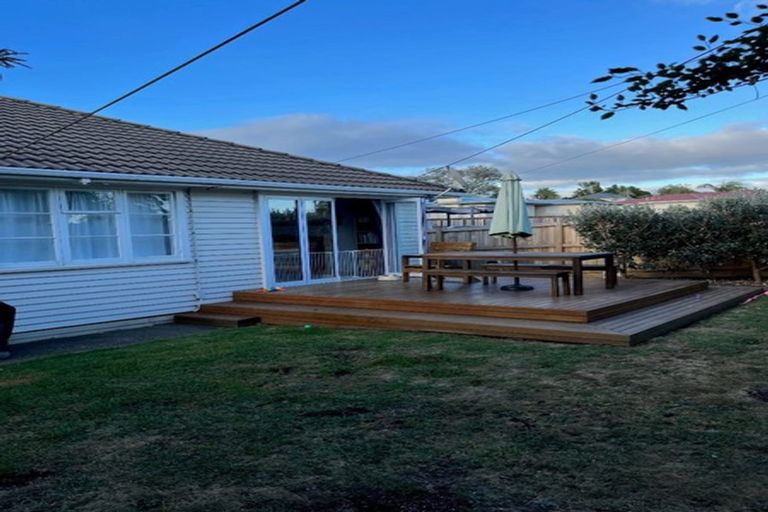Photo of property in 182 Waimumu Road, Massey, Auckland, 0614