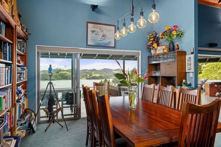 Photo of property in 104 Te Wahapu Road, Russell, 0272