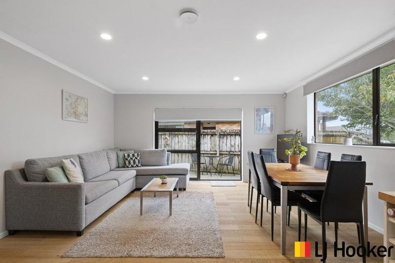 Photo of property in 16 Margarita Rise, Pukekohe, 2120