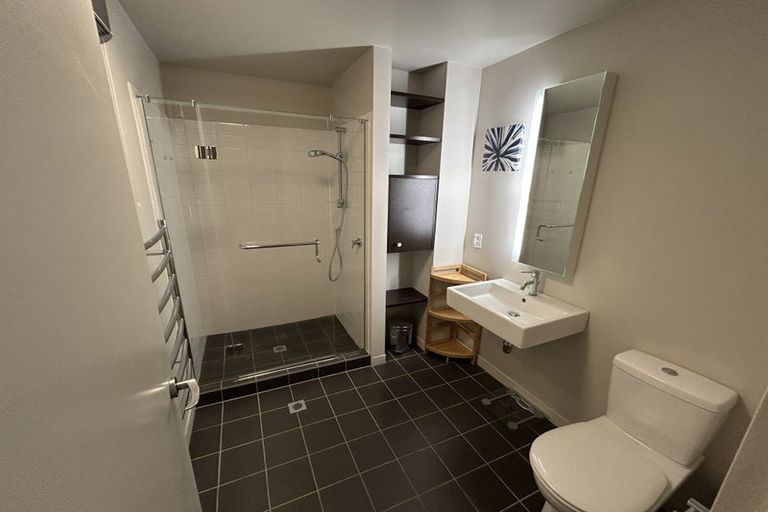 Photo of property in Montreaux Apartments, 4b/164 The Terrace, Wellington Central, Wellington, 6011