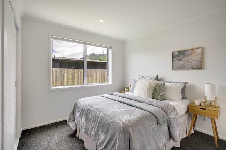 Photo of property in 17 Mahia Lane, Waikanae, 5036