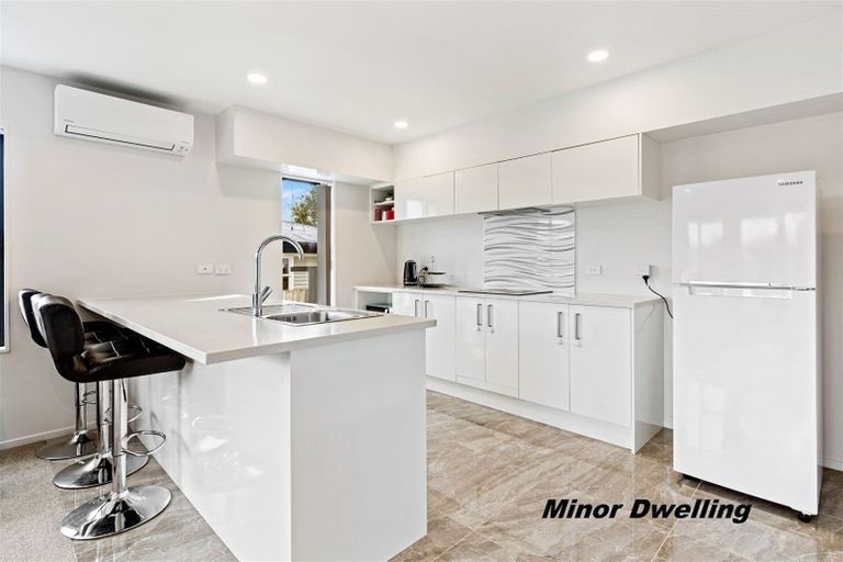 Photo of property in 206c Henderson Valley Road, Henderson, Auckland, 0612