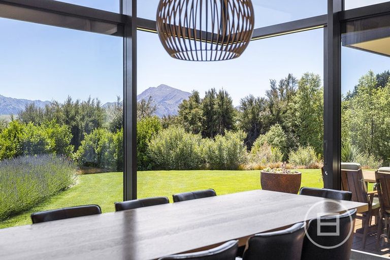 Photo of property in 12 Highfield Ridge, Wanaka, 9305