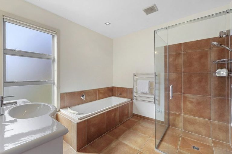 Photo of property in 4 St Andrews Parkway, Waiwhakaiho, New Plymouth, 4312