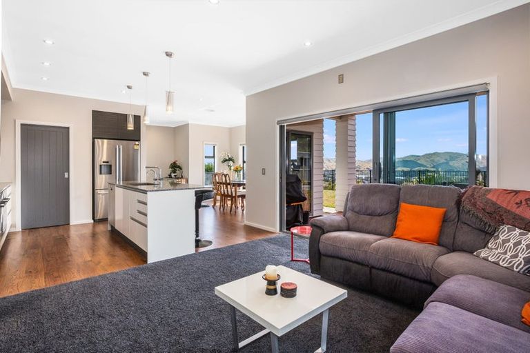 Photo of property in 13 Canary Way, Whitby, Porirua, 5024