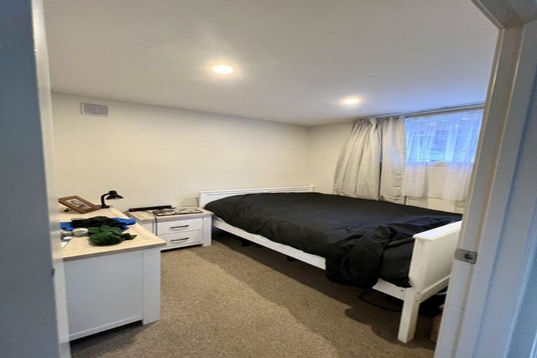 Photo of property in 19 Castleford Street, Green Bay, Auckland, 0604