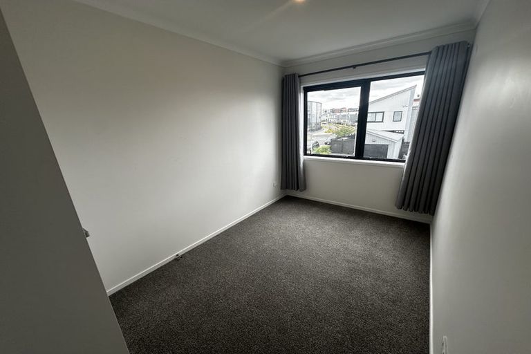 Photo of property in 4 Malcolm Calder Road, Hobsonville, Auckland, 0616