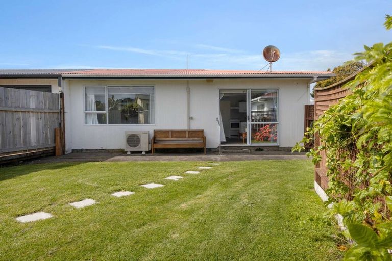 Photo of property in 15a Naumai Place, Spotswood, New Plymouth, 4310