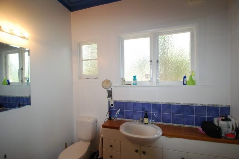 Photo of property in 4 Lower Watt Street, Wadestown, Wellington, 6012