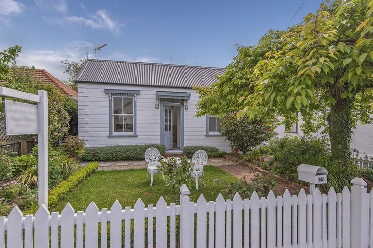 Photo of property in 147a Holly Road, St Albans, Christchurch, 8014