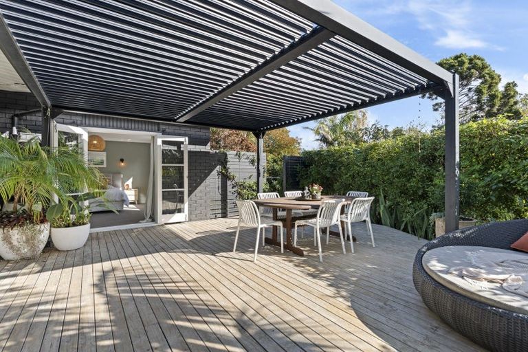 Photo of property in 222 Tukapa Street, Westown, New Plymouth, 4310