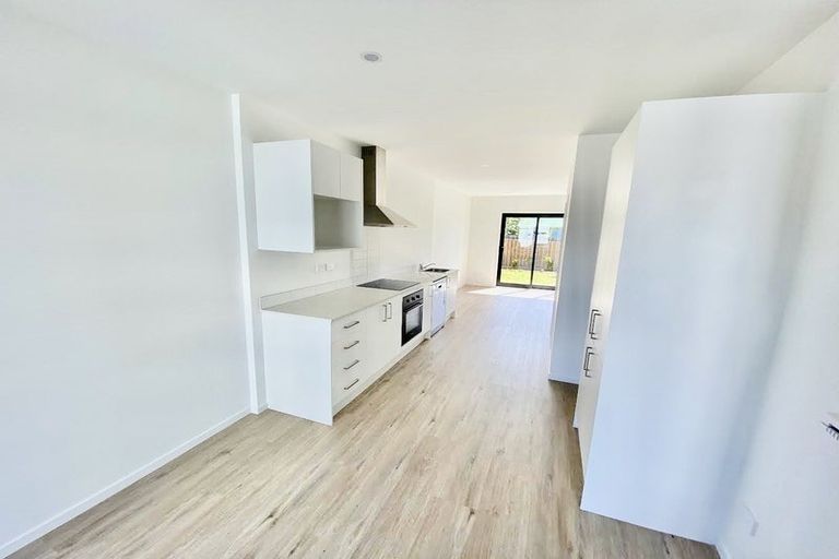 Photo of property in 10 Rauemi Way, Te Atatu South, Auckland, 0610