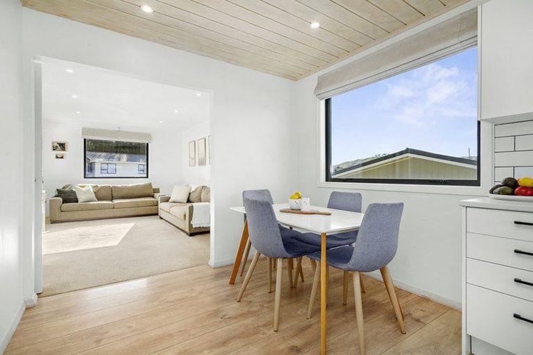 Photo of property in 13 Forglen Place, Tawa, Wellington, 5028