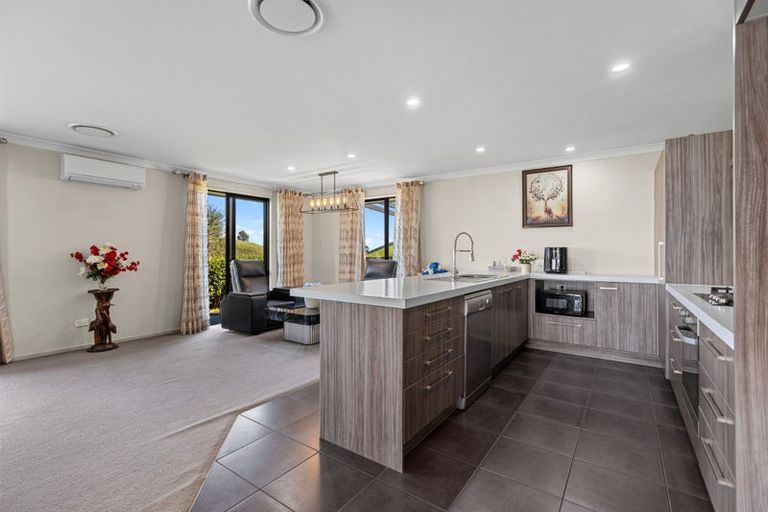 Photo of property in 8 Ballintoy Park Drive, Welcome Bay, Tauranga, 3175